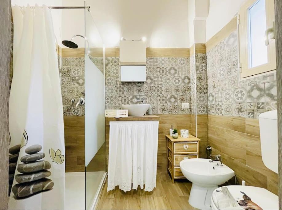 Porta Palazzo 15 Min - Suite Con Netflix & Wi-Fi Torino Esterno foto